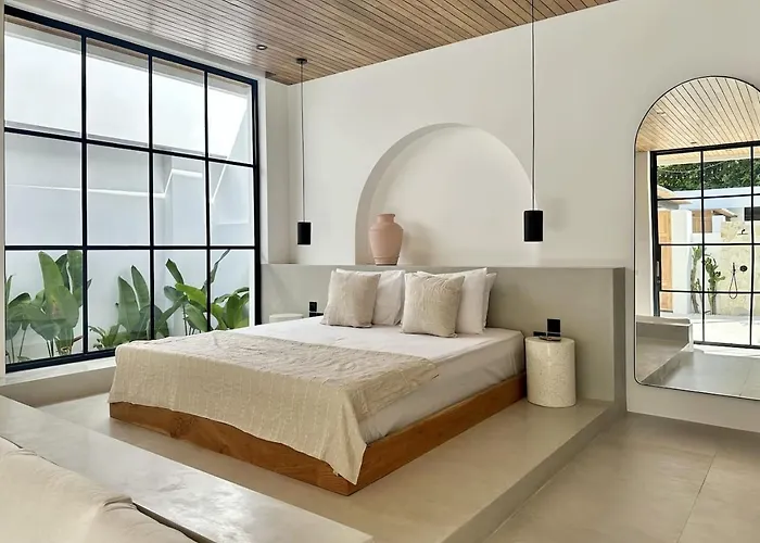 Villa The By The Young