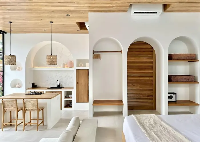 Villa The By The Young *