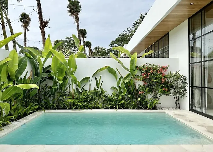 Villa The By The Young