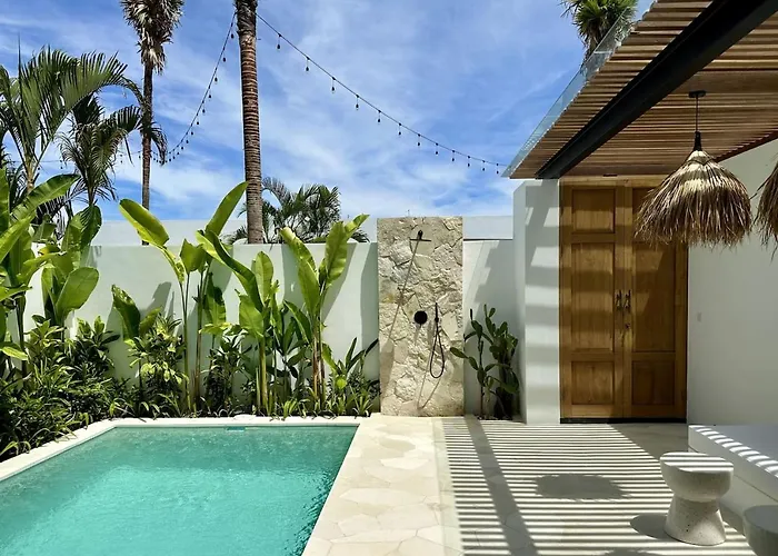 Villa The By The Young *