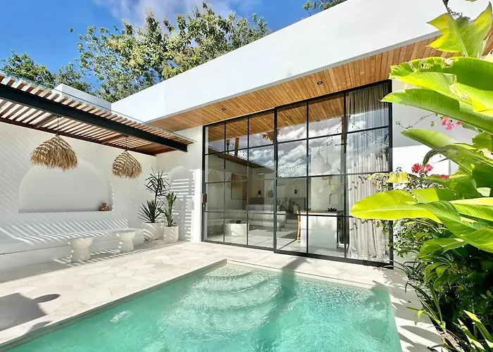 Villa The By The Young *