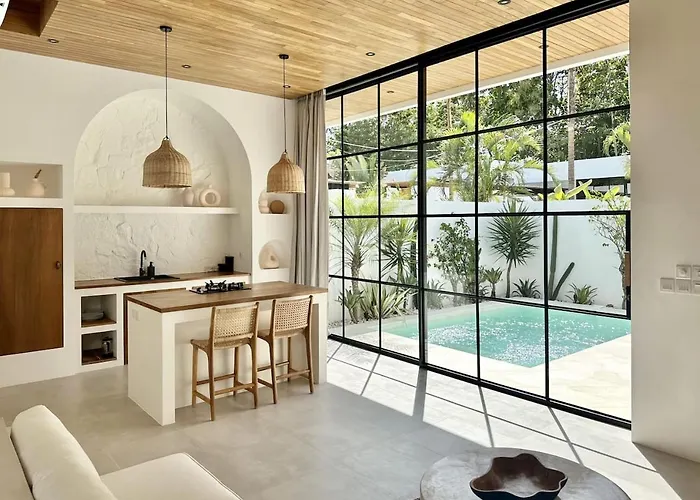 Villa The By The Young