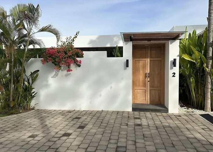Villa The By The Young *